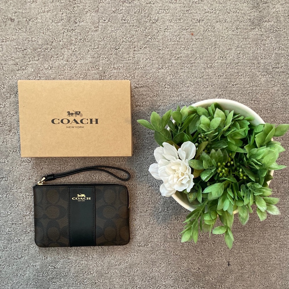 Coach wristlet NWT